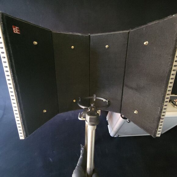 sE Electronics Reflexion Filter PRO Vocal Booth Sound Damper w/ Rode Mic NT2 - Picture 11 of 16